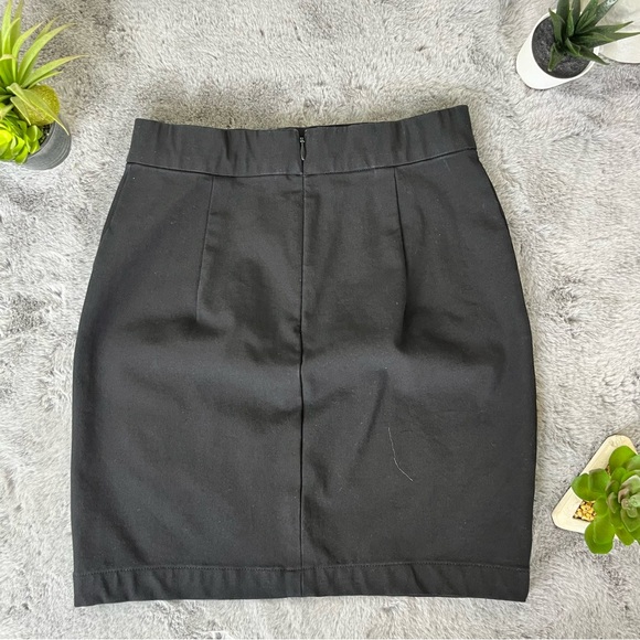 Aritzia Wilfred Free Classic Bodycon Black Mini Skirt - Size 2 - Picture 5 of 12